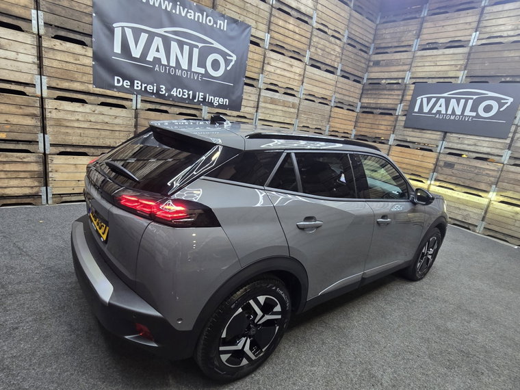 Vehicle Image 19