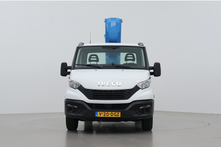 Vehicle Image 17