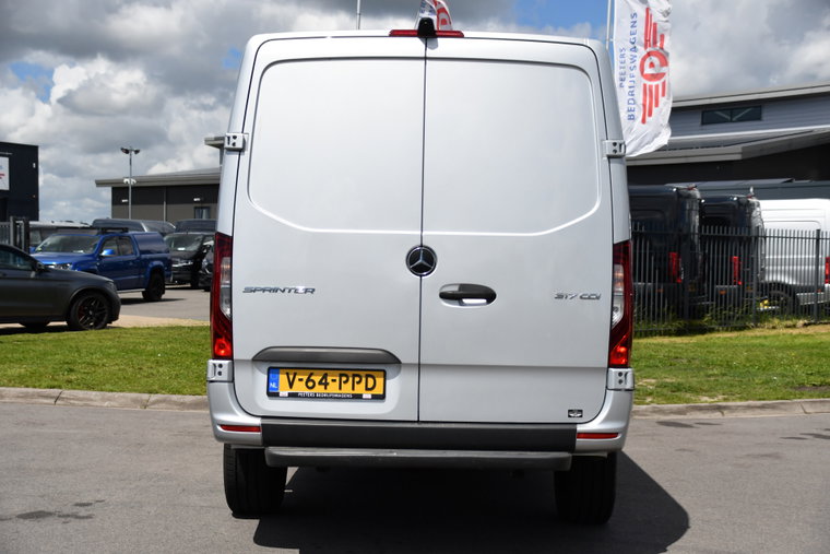 Vehicle Image 34