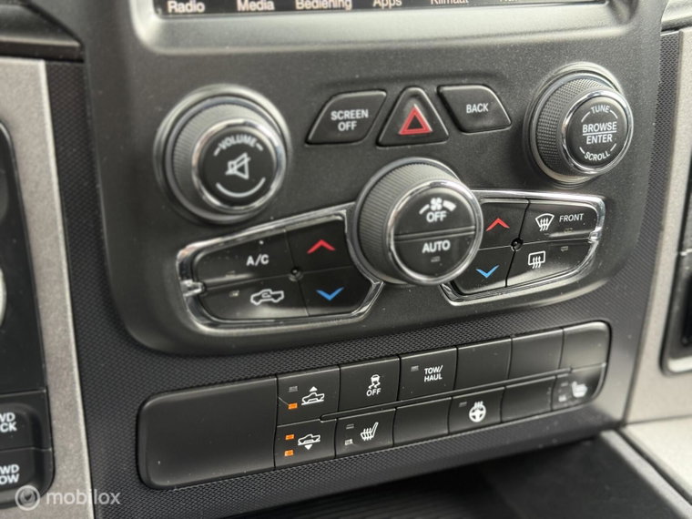 Vehicle Image 28