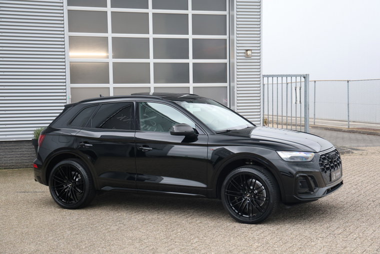 Vehicle Image 23
