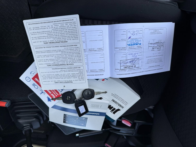 Vehicle Image 25