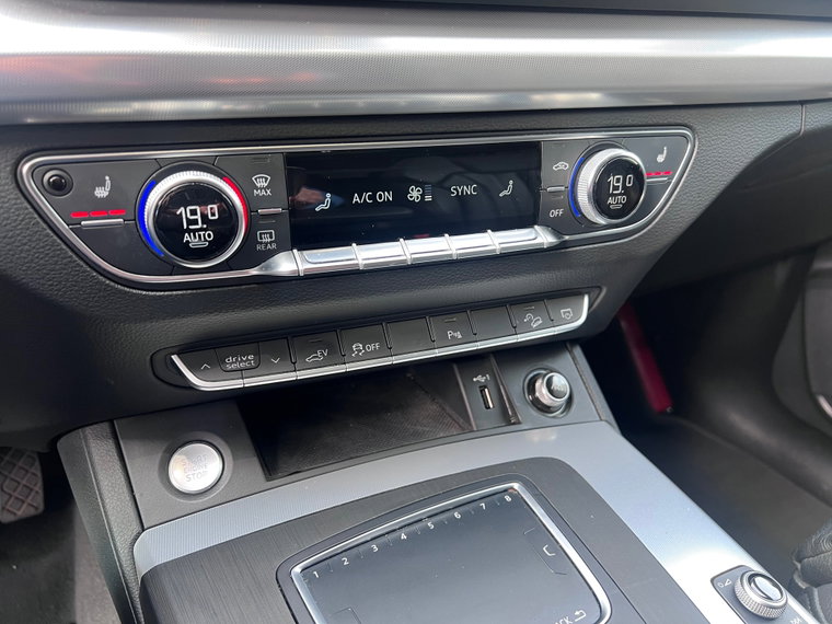 Vehicle Image 39
