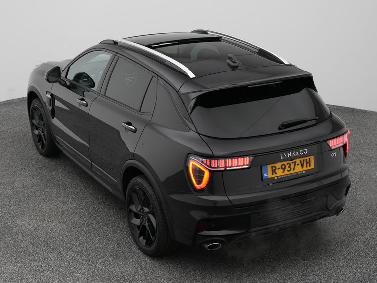 Vehicle Image 25