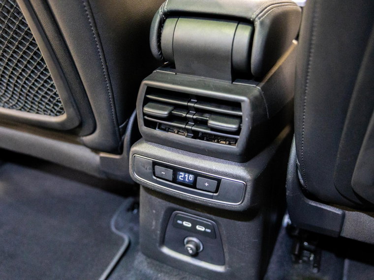 Vehicle Image 37