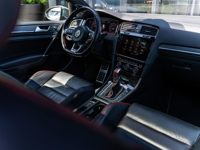 Vehicle Image 30