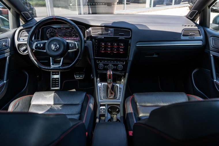 Vehicle Image 10