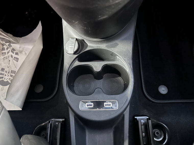 Vehicle Image 25