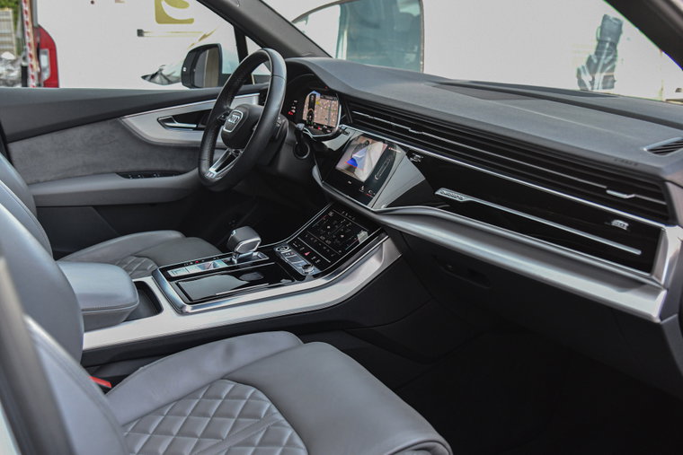 Vehicle Image 19