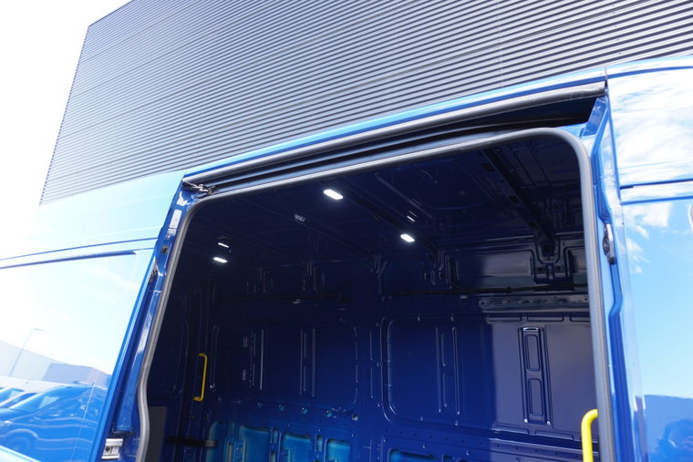 Vehicle Image 13