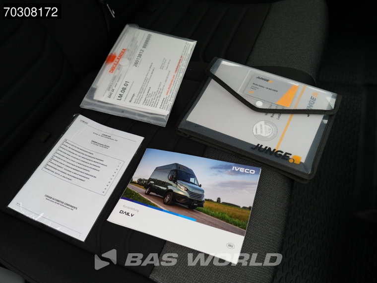 Vehicle Image 36