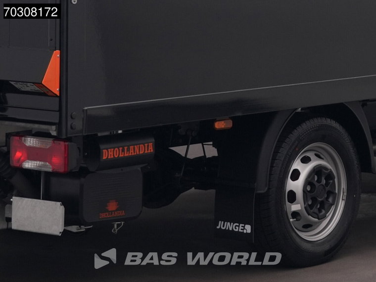 Vehicle Image 38