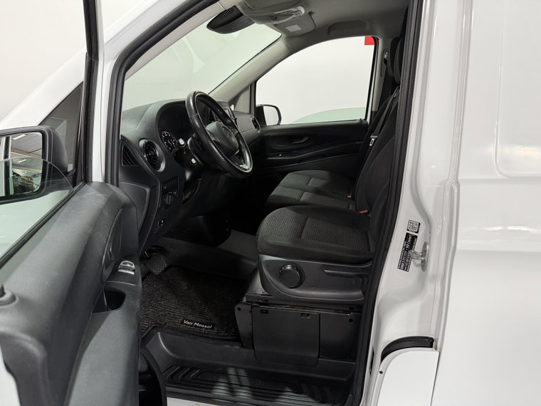 Vehicle Image 23