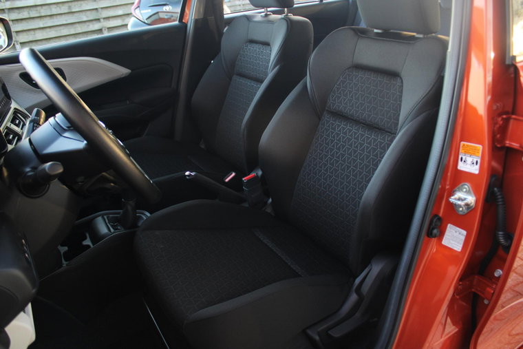 Vehicle Image 12