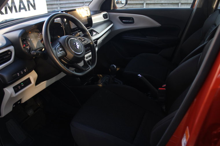 Vehicle Image 10