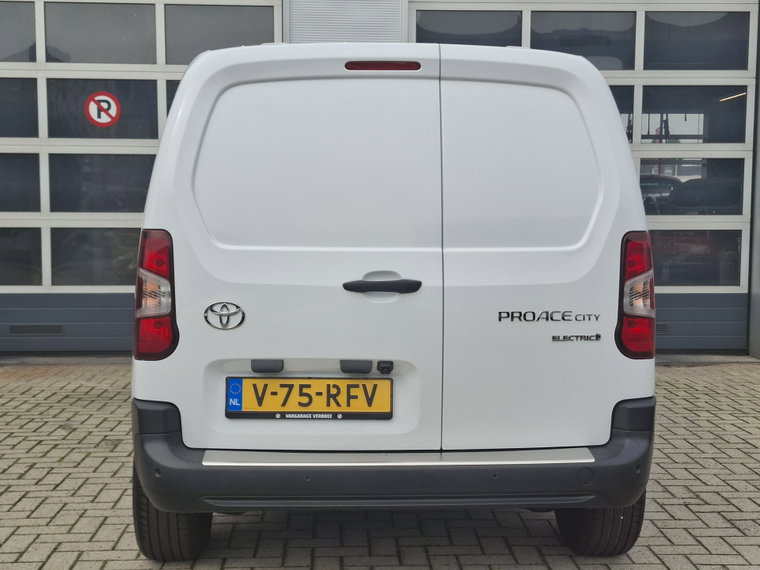 Vehicle Image 28