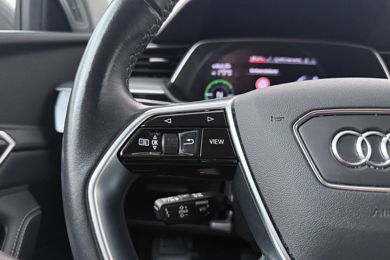 Vehicle Image 24