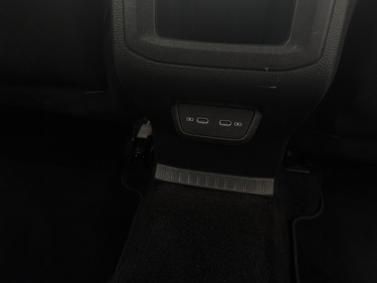 Vehicle Image 28