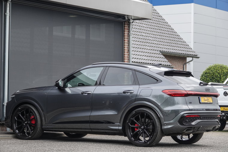 Vehicle Image 23