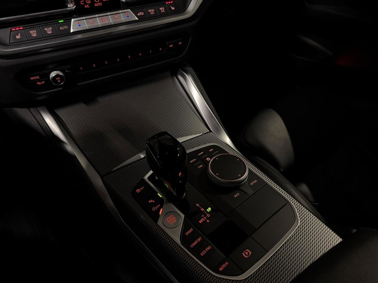Vehicle Image 38