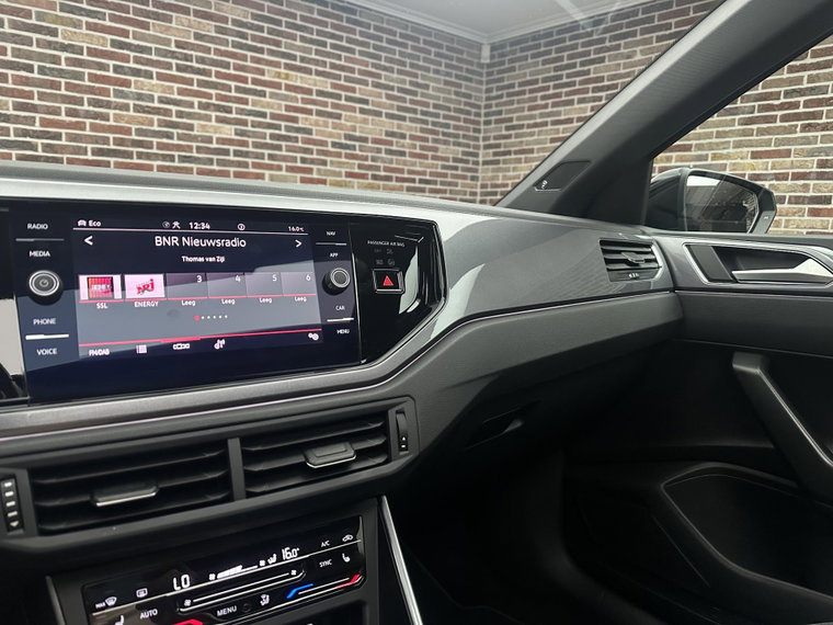 Vehicle Image 33