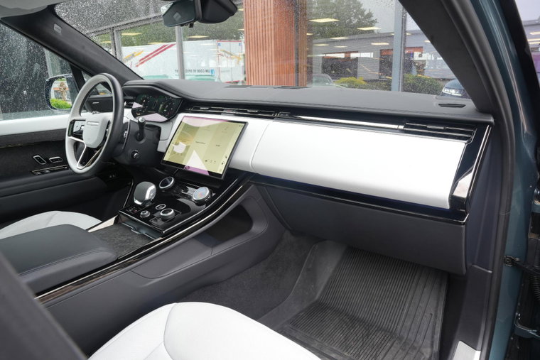 Vehicle Image 22