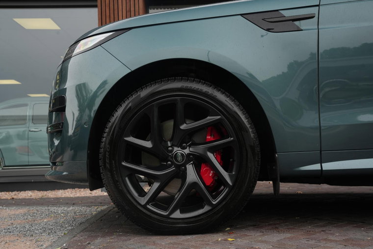 Vehicle Image 10