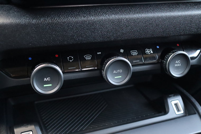 Vehicle Image 24