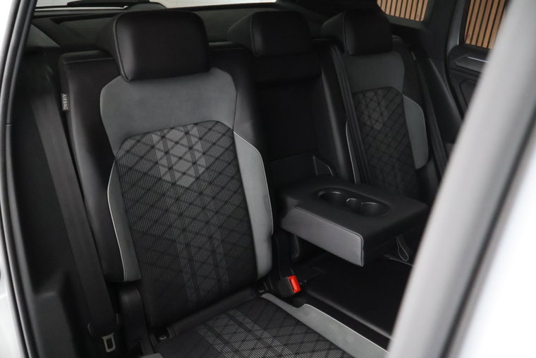 Vehicle Image 37