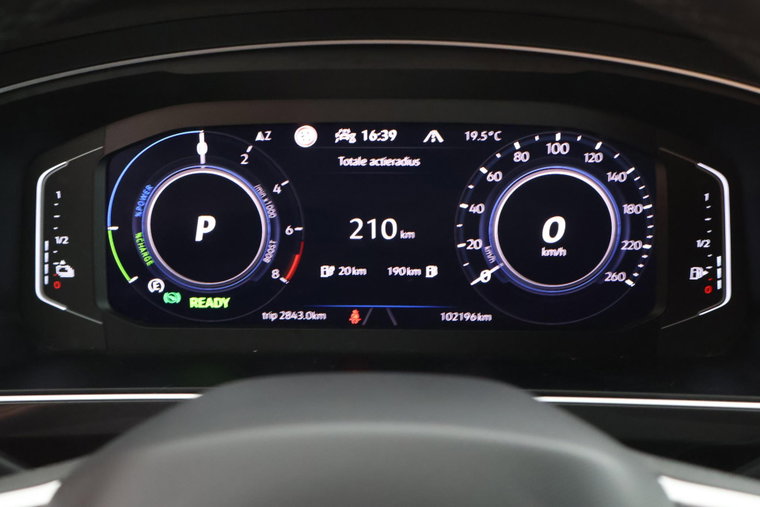 Vehicle Image 38