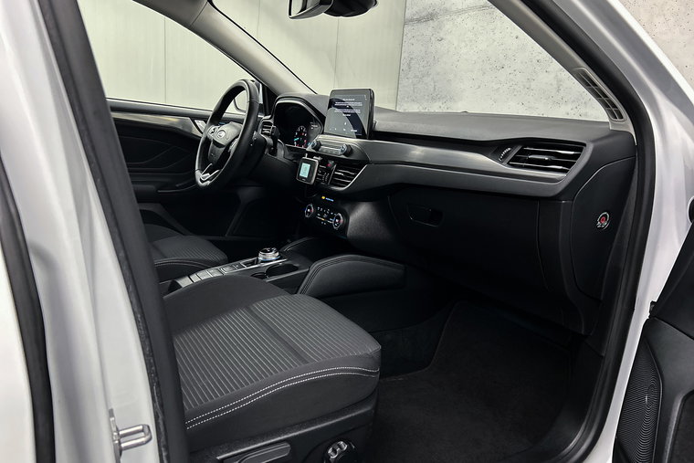 Vehicle Image 32