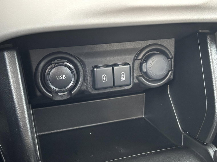 Vehicle Image 25