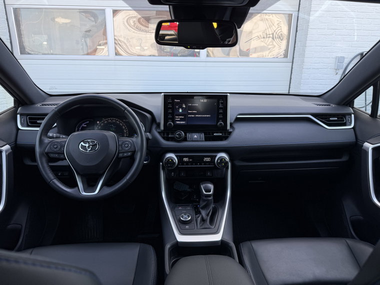 Vehicle Image 10