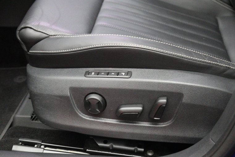 Vehicle Image 33