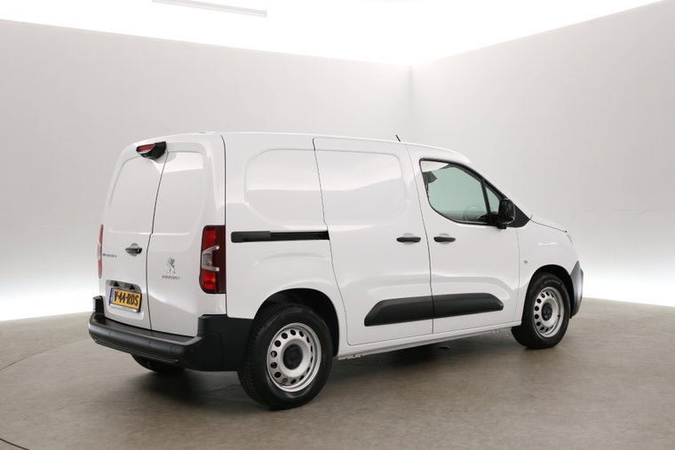 Vehicle Image 26