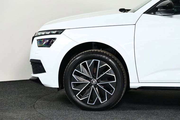 Vehicle Image 32