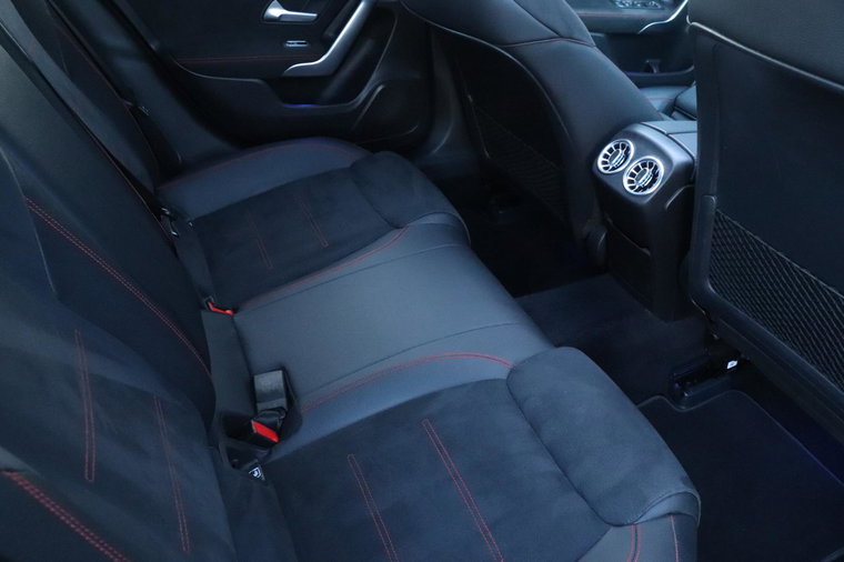 Vehicle Image 36
