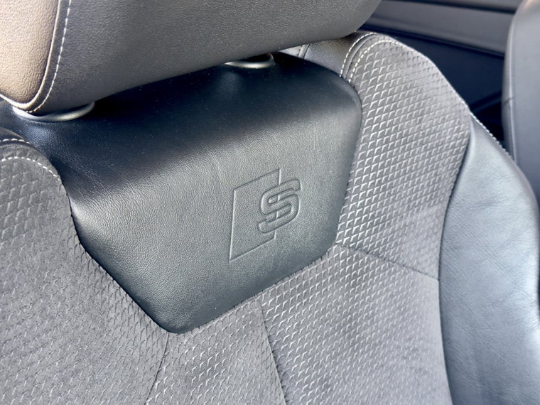 Vehicle Image 25