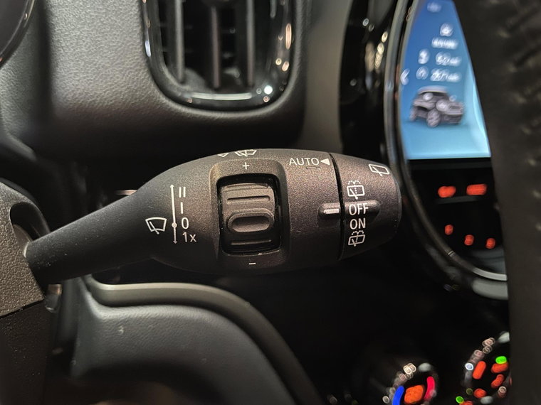 Vehicle Image 29