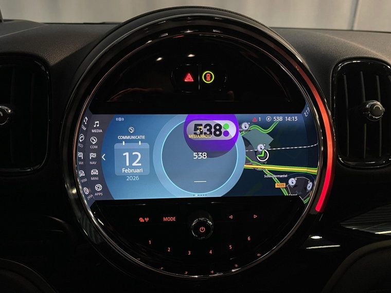 Vehicle Image 32