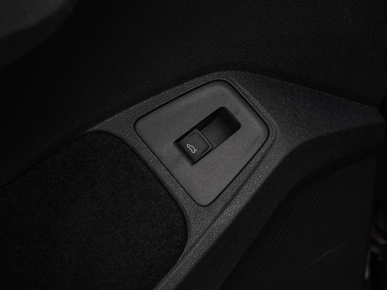 Vehicle Image 40