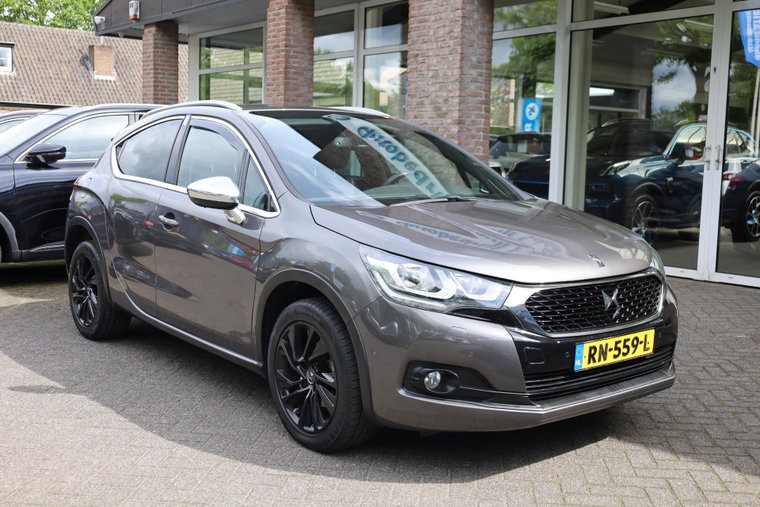 Vehicle Image 4