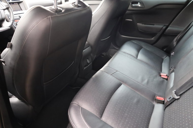 Vehicle Image 33