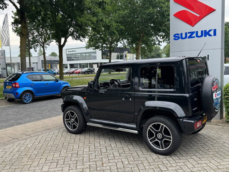 Vehicle Image 16