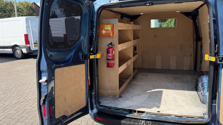 Vehicle Image 12