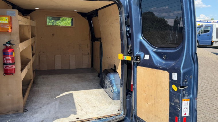 Vehicle Image 13