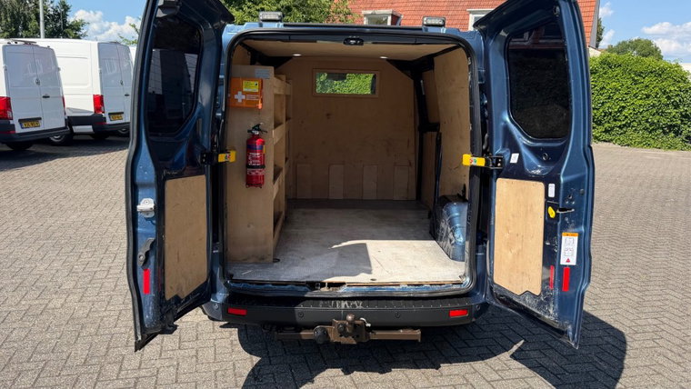 Vehicle Image 11