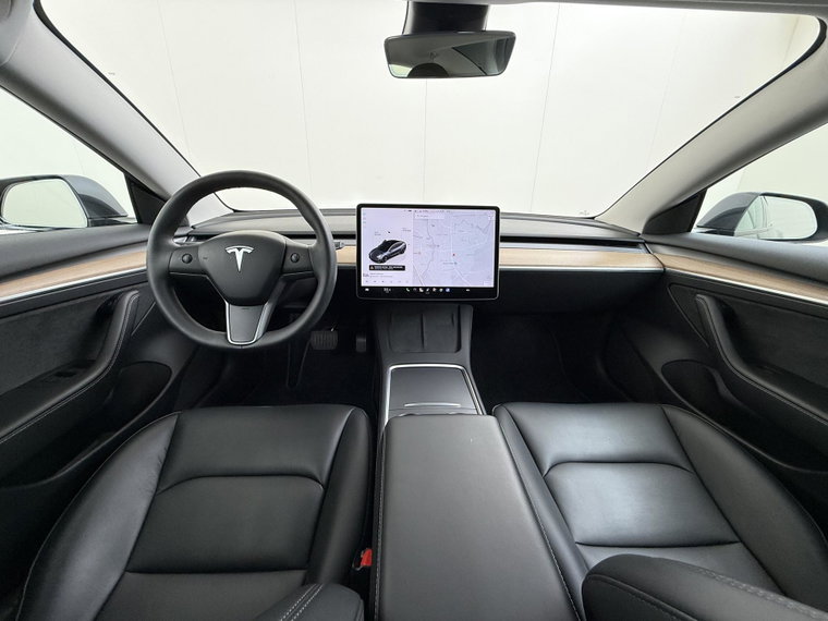 Vehicle Image 25