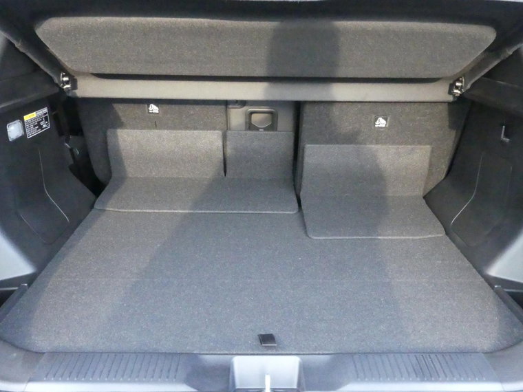 Vehicle Image 32