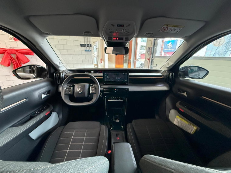 Vehicle Image 22